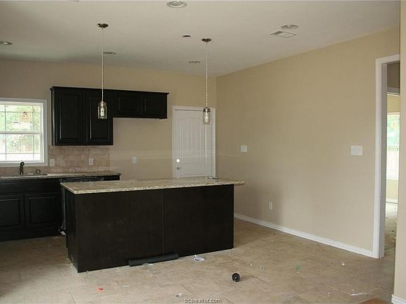 2nd image of 206 Richards St