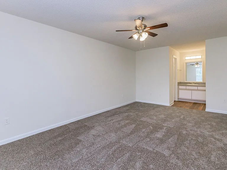 Baytree Condominiums — Photo 44
