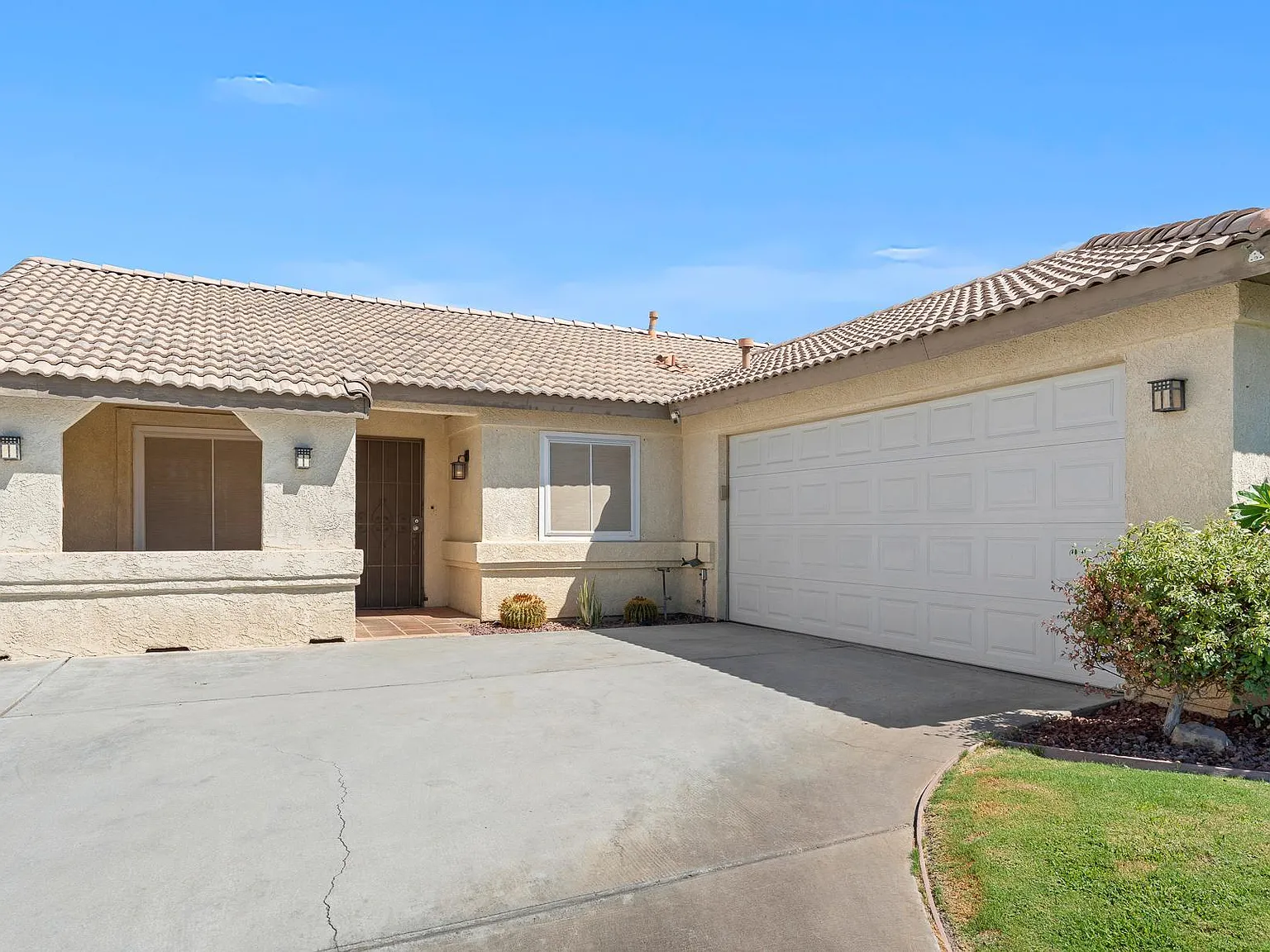 3 bed, 1186 sqft, $2,900 — Photo 2