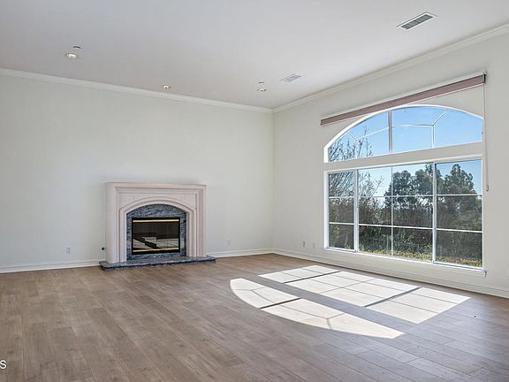 3rd image of 1563 Scenic Dr