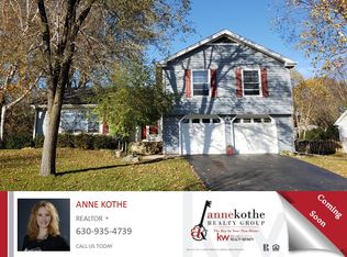 722 Gray St, St Charles, IL