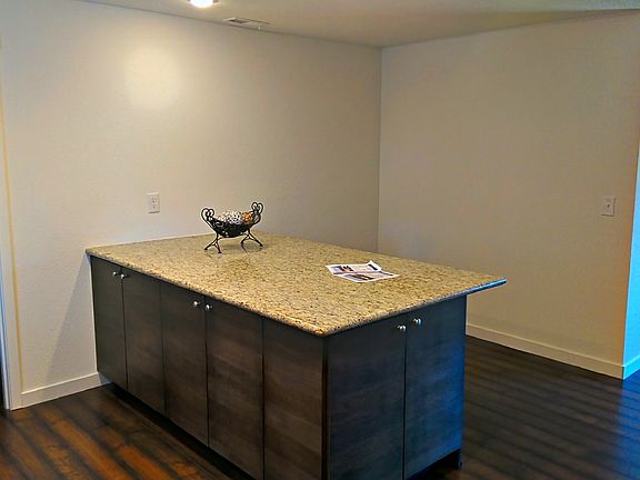 5th image of 33215 Locke Dr S