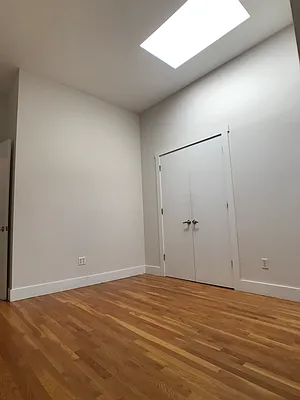 Rented by City Vista Inc | media 14