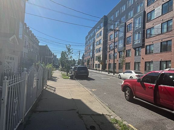 2nd image of 38 Yale Ave