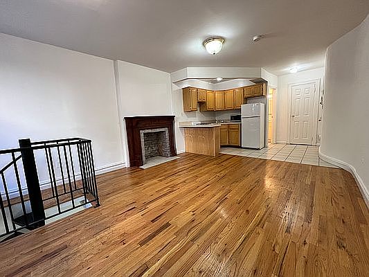 1st image of 148 W 76th St