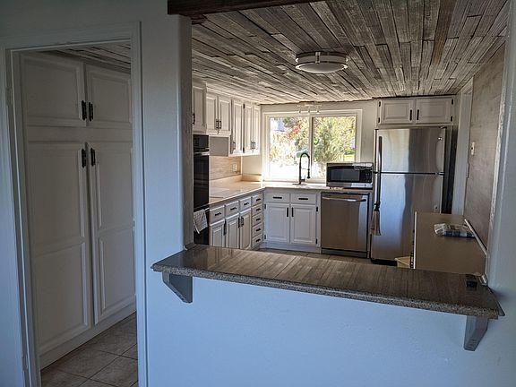 Main floor: looking into kitchen