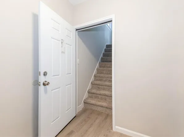 194-56 Murdock Avenue image 2 of 19