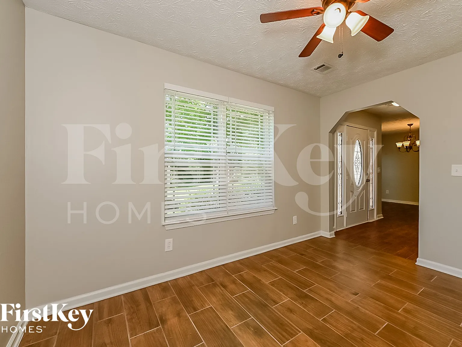 4 bed, 2.5 bath, 2226 sqft, $2,155 — Photo 4