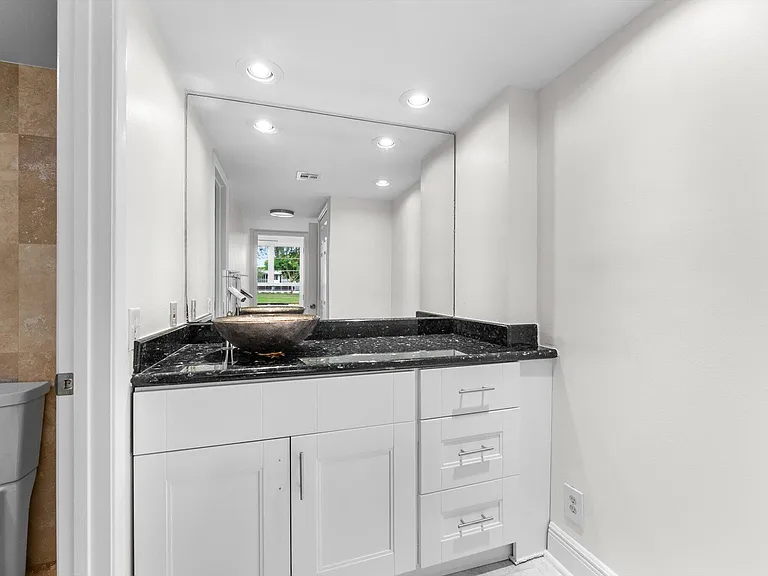 4240 Oaks Ter #103 — Photo 20