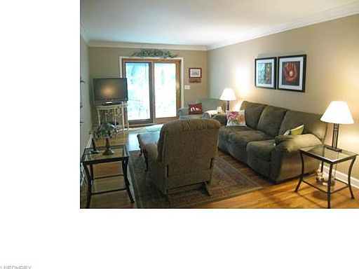 5th image of 8401 Pin Oak Dr