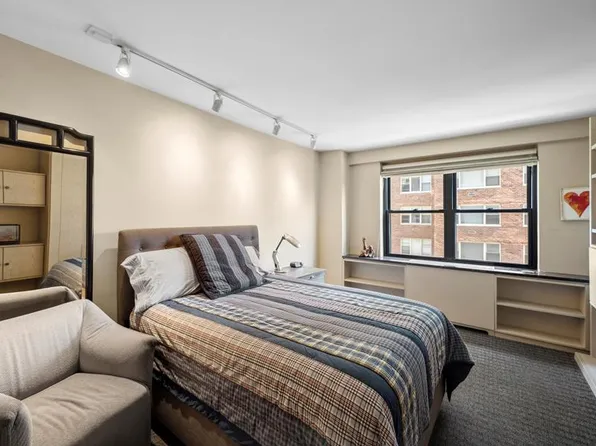 196 East 75th Street image 14 of 15