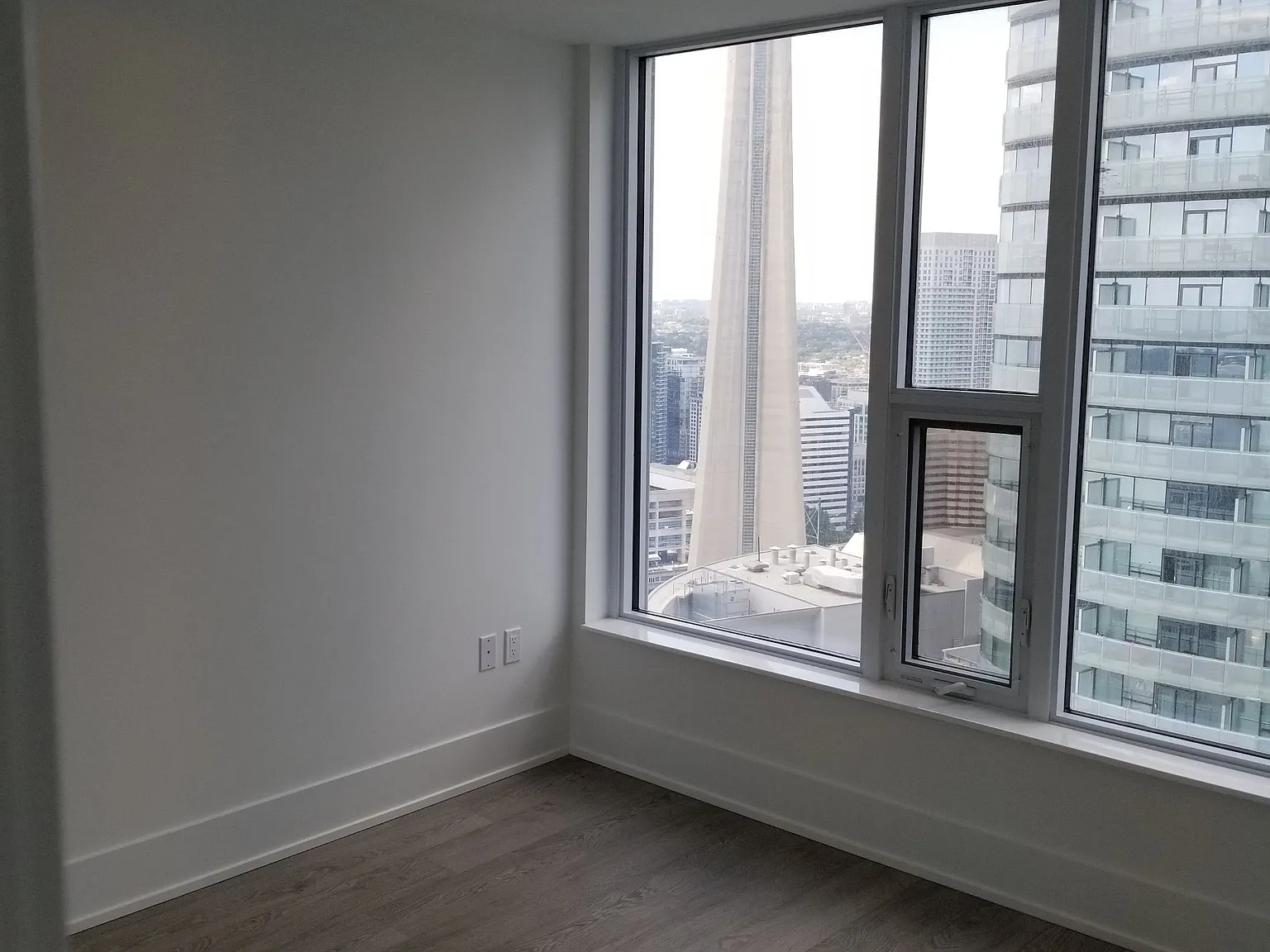 1 bed, $2,400 — Photo 4
