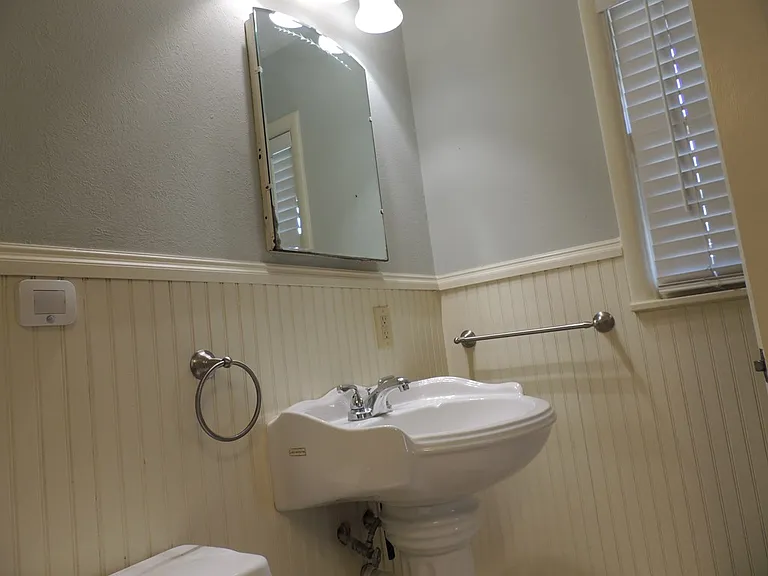 1305 Lawson Ave — Photo 20