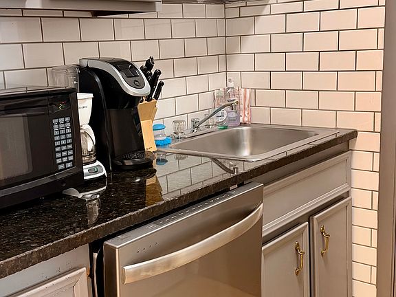 5th image of 300 McBride St #208