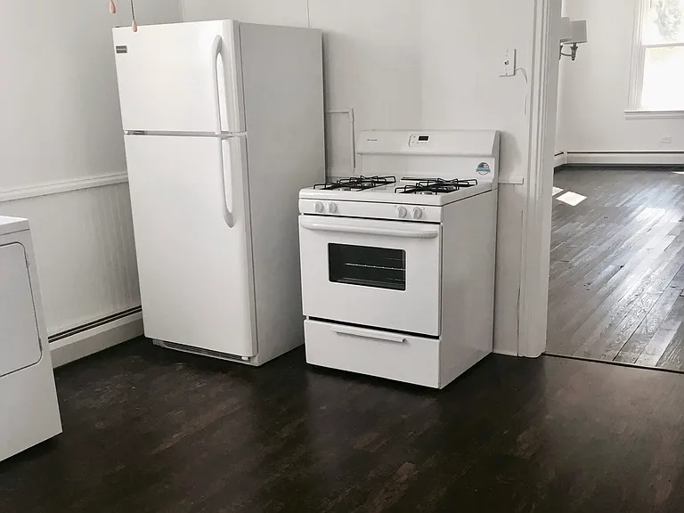 46 N Lancaster St — Photo 5