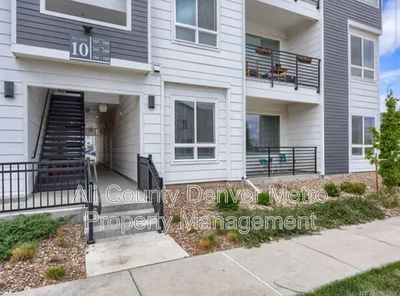 6153 N Ceylon St #10108