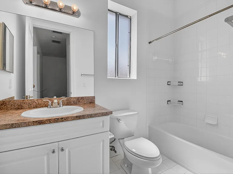 2515 Venetian Ct — Photo 30