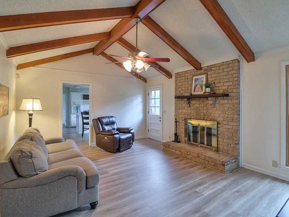 5th image of 609 Heritage Dr