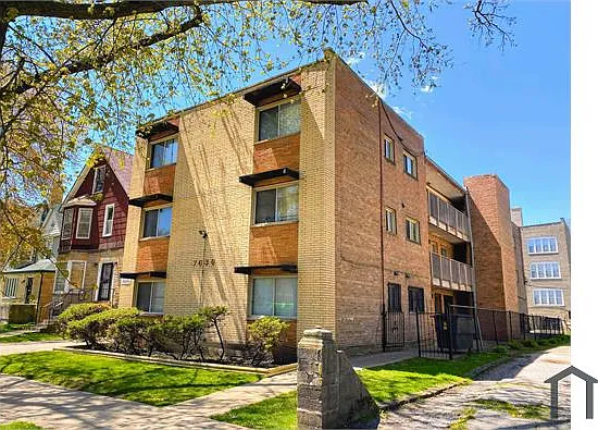 7636 S Saginaw Ave — Photo 4