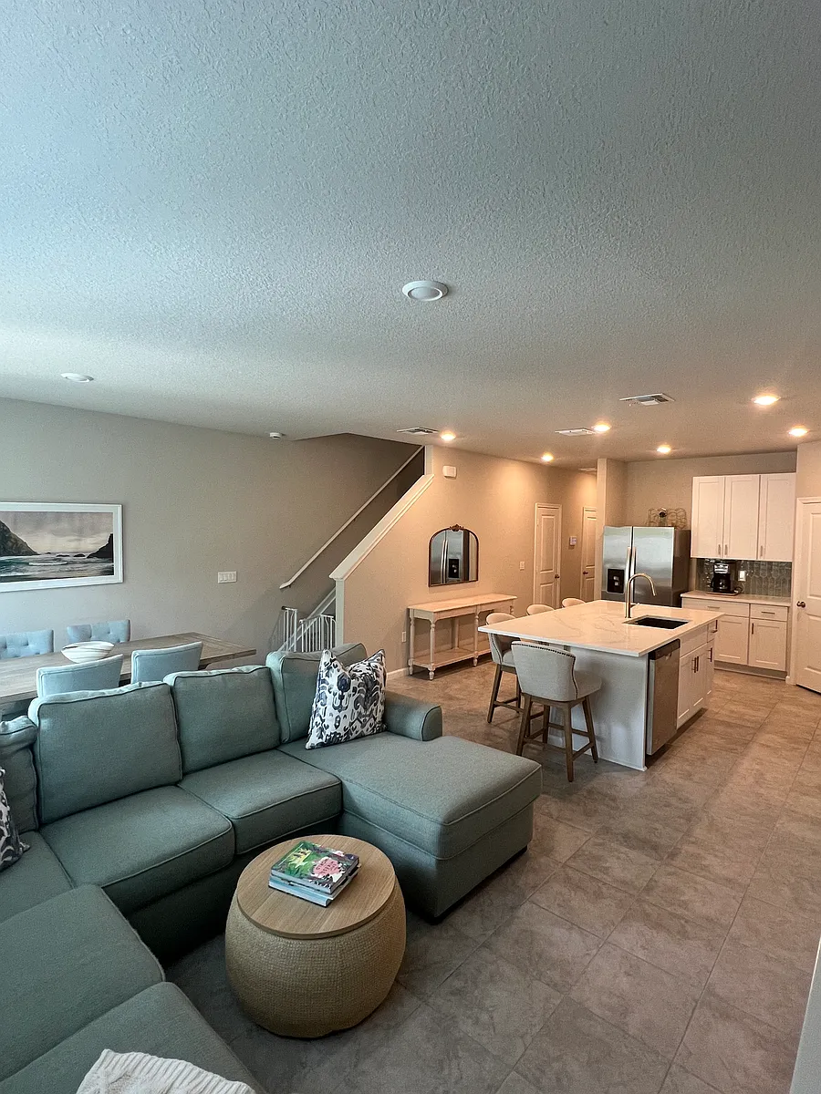 Building Photo - 5698 Edgewater Cir
