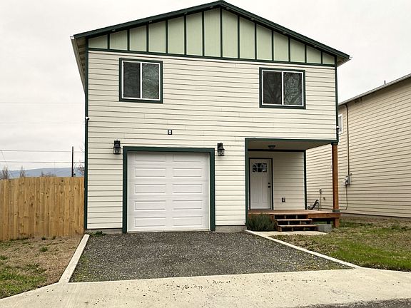 2nd image of 911 Poplar Dr