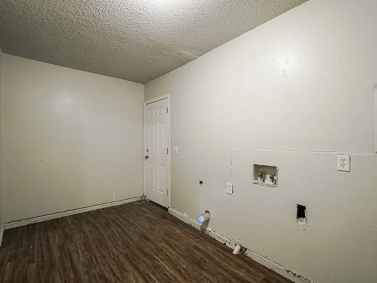 824 SE 14th St — Photo 24
