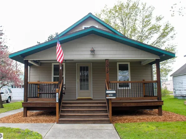 1019 2nd Ave, Cadillac, MI 49601
