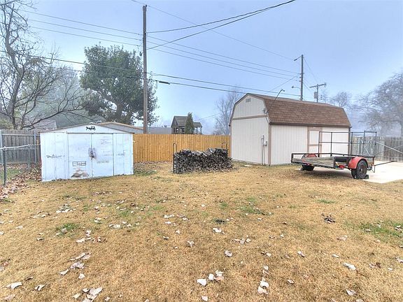 5th image of 2625 N Hammond Ave