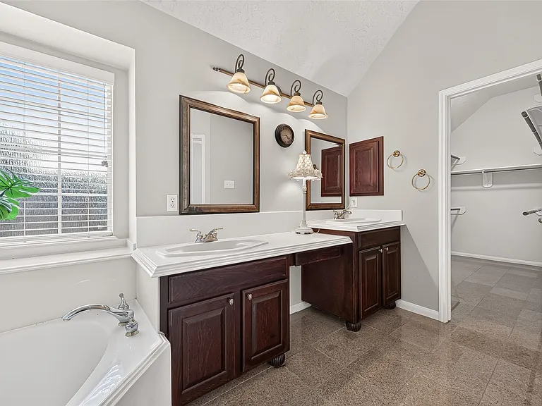 1514 Coyote Hills Ln — Photo 30
