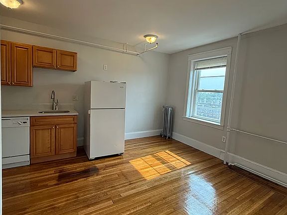 3rd image of 1617 Commonwealth Ave #17B