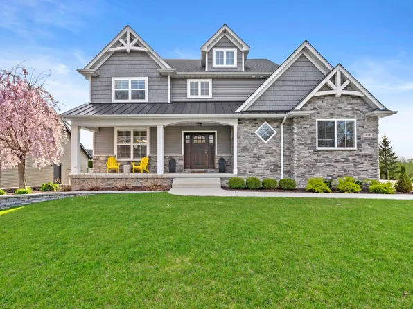 619 Lake St, Crown Point, IN 46307