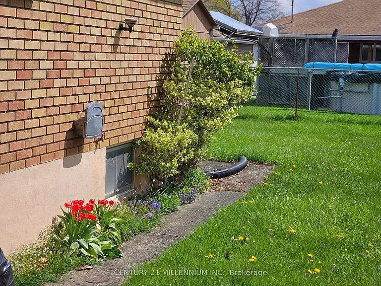 32 Stewart Ave #UPPER — Photo 7
