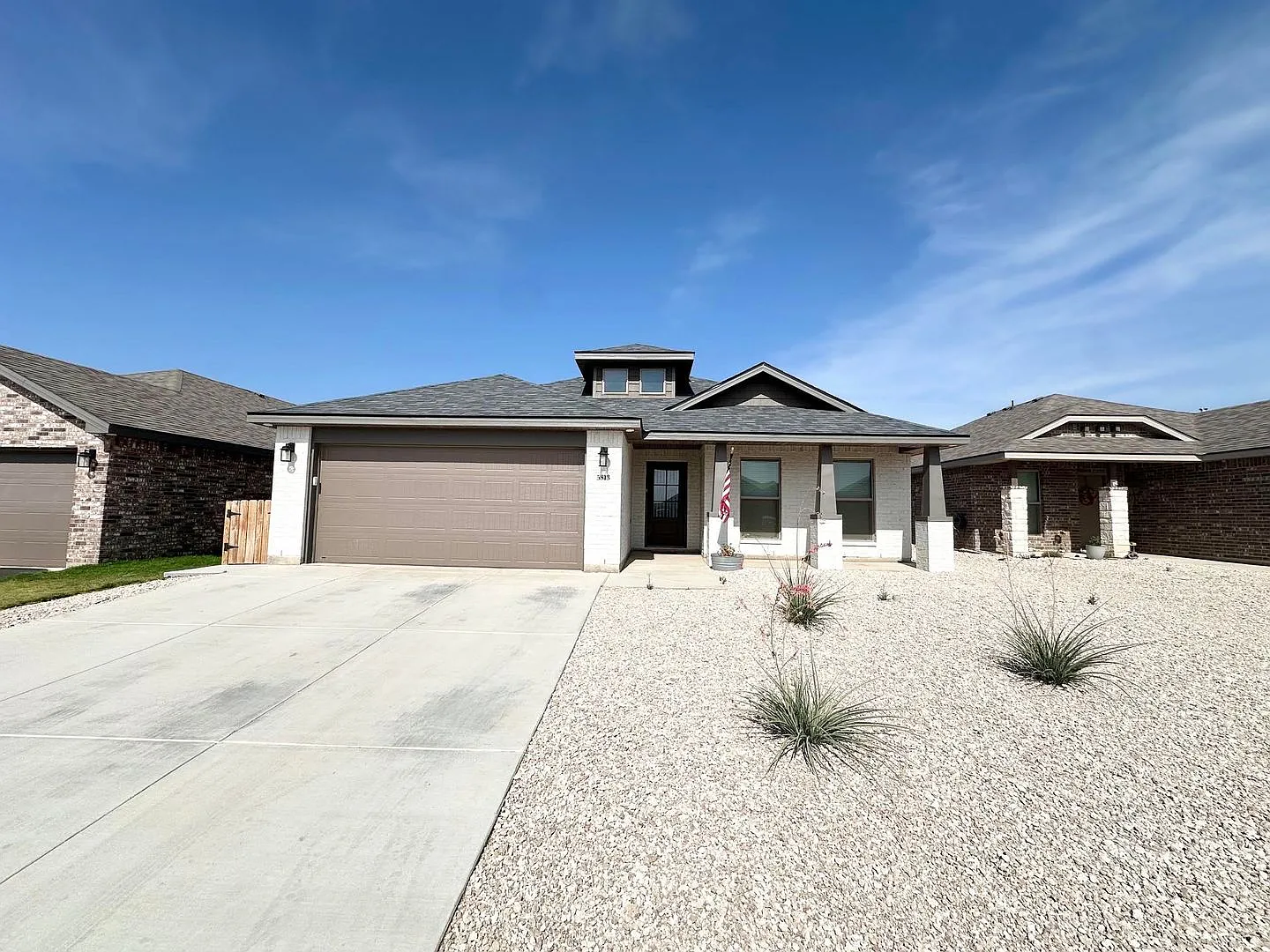 3 Bedroom 2 Bathroom Home For Rent — Photo 1