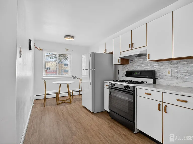 22 Lake Ave #5A — Photo 6