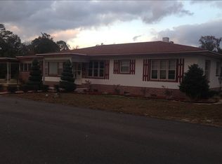 881 NE Lake Dr, Lake City, FL 32055