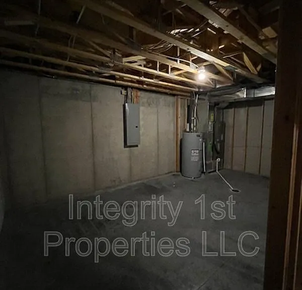 6323 NE 44th St — Photo 14