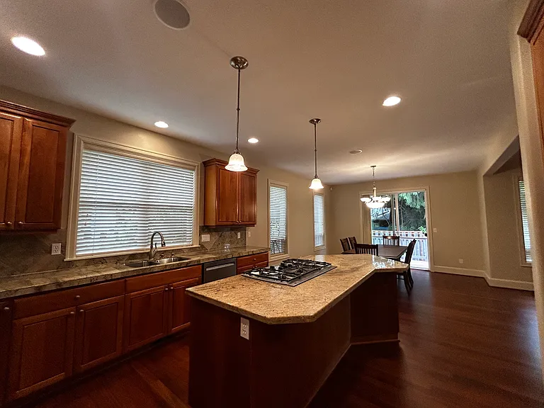 3042 N Irvine St — Photo 12
