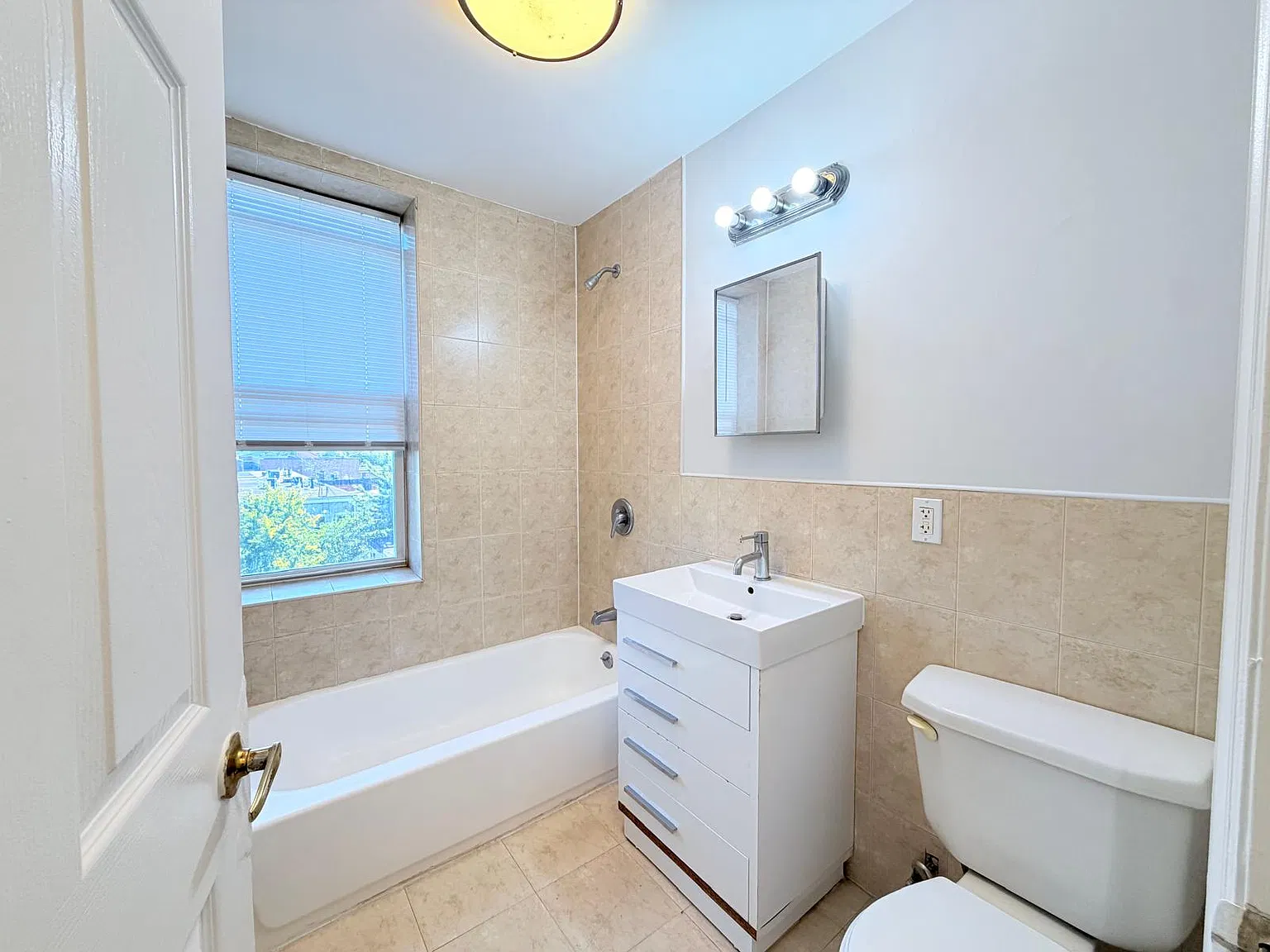 22 Emory St — Photo 4
