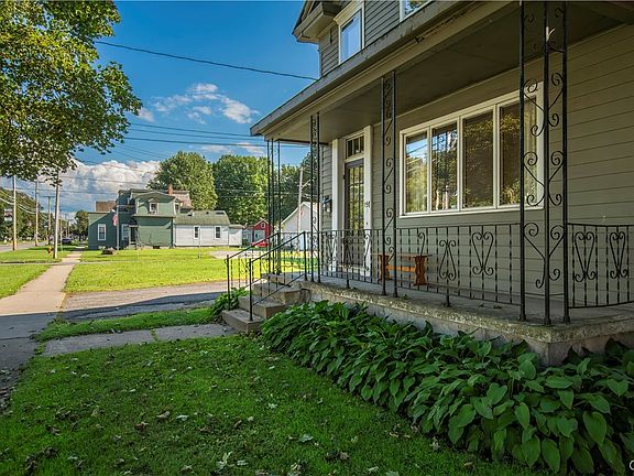 4th image of 157 Main St