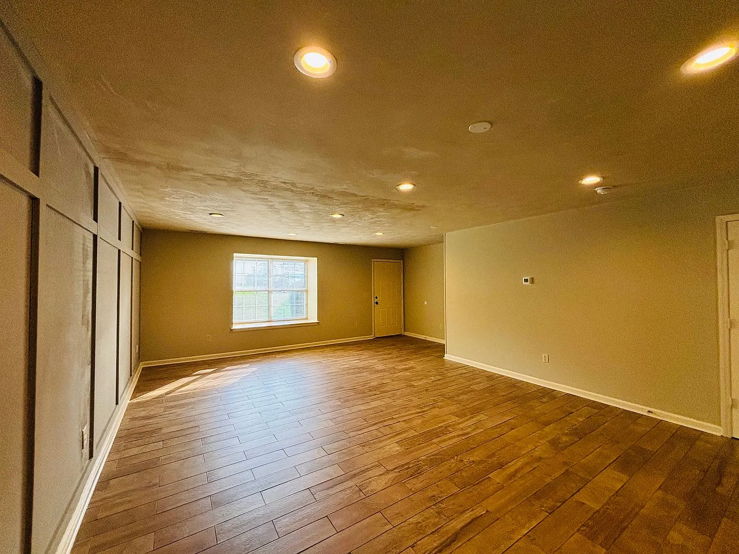 4 Bedroom 2.5 Bath Townhouse — Photo 3