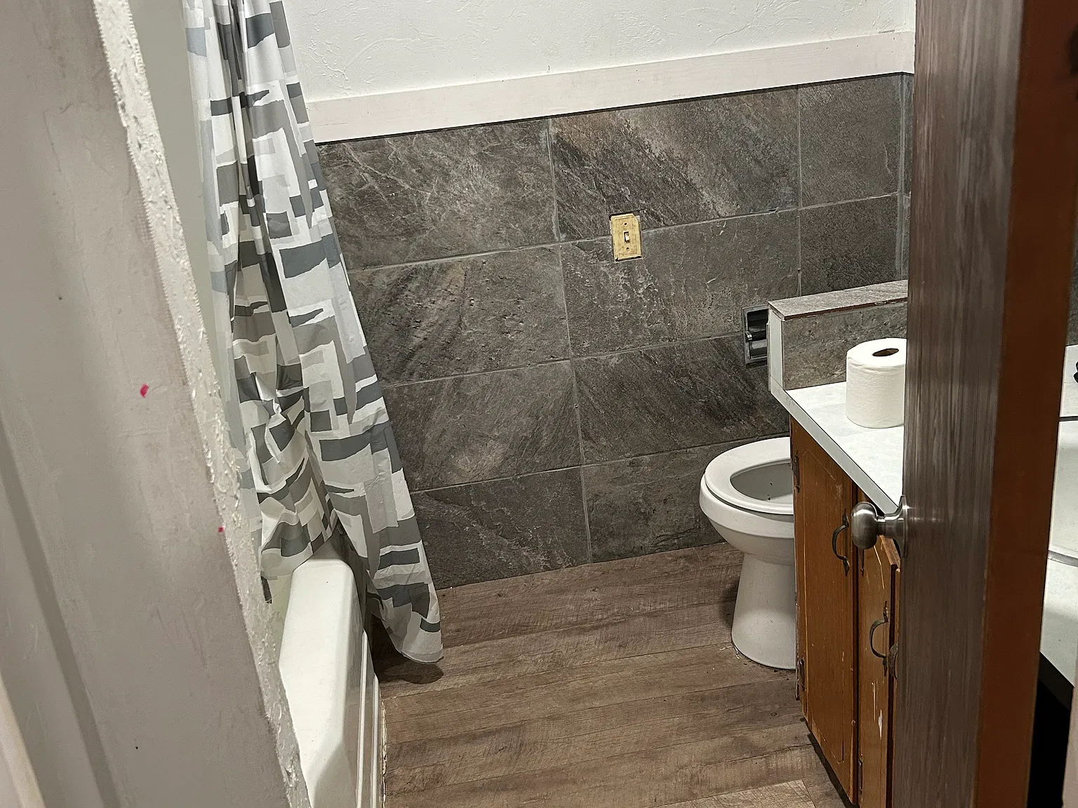 3 bed, 1100 sqft, $900 — Photo 3