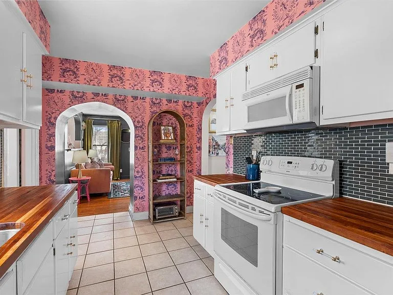 1790 Lyndale Ave — Photo 10