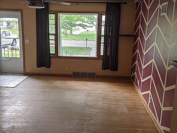 3rd image of 4016 Touzalin Ave