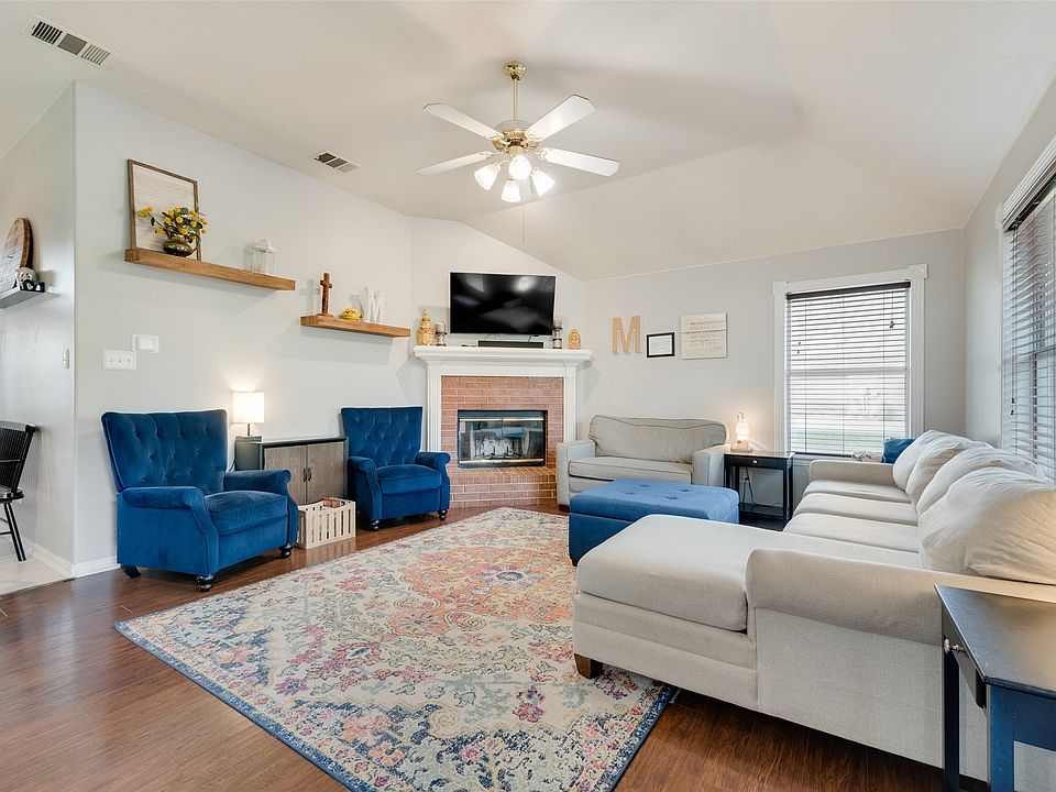 1st image of 4051 Willow Creek Dr
