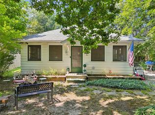 105 Hartzell Rd, North Benton, OH 44449