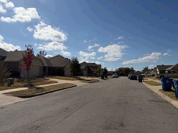Exterior Neighborhood (street photo)