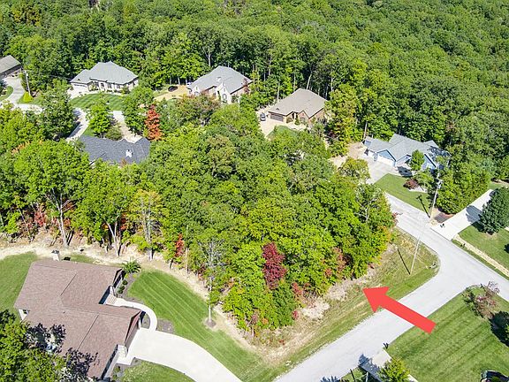 2nd image of 40 Kingsbury Cir