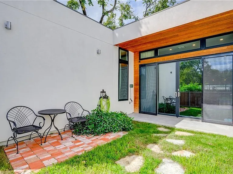 1401 Alegria Rd #B — Photo 12