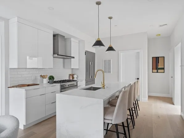 166 Salem St #9, Boston, MA 02113