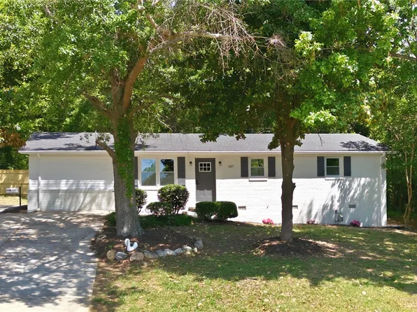 507 E South 2nd St, Seneca, SC 29678